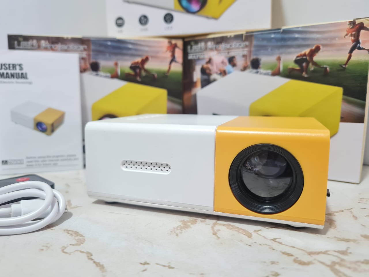 Proyector LED portátil - Disponible