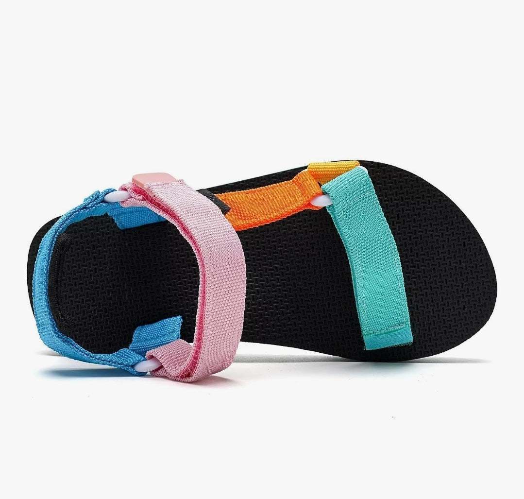 Sandalias Modernas coloridas - disponible